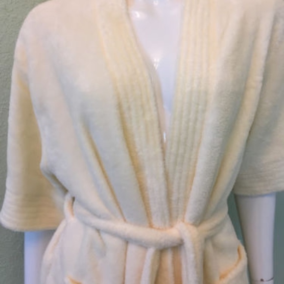 Lila Grace Other - LILA GRACE Soft Plush Luxury Cream Fleece Robe